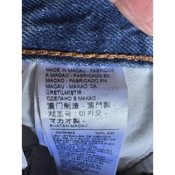 Levi's Premium 501 Cut Off Shorts Women’s Size 26 Distressed Button Fly Denim - Picture 7 of 8